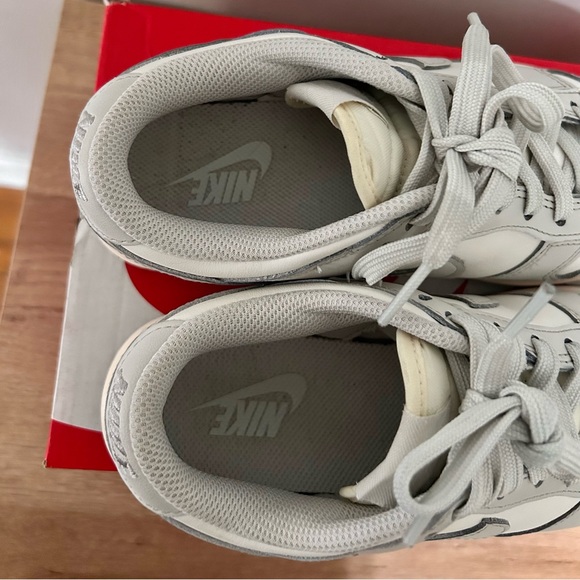 Low Dunks - Picture 4 of 4